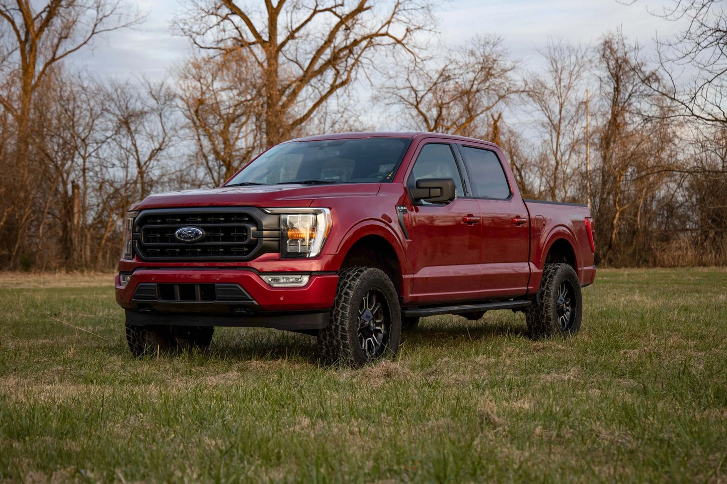 Kit Suspensión 3" + Bandejas Superiores Ford F150 (14-20) - Rough Country M1