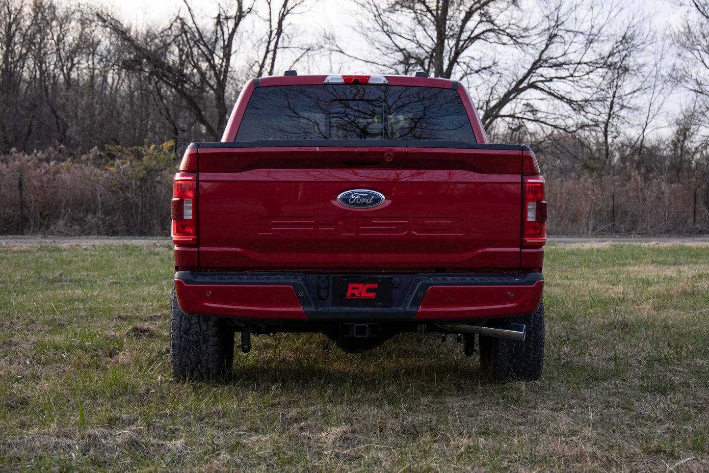 Kit Suspensión 3" + Bandejas Superiores Ford F150 (14-20) - Rough Country M1
