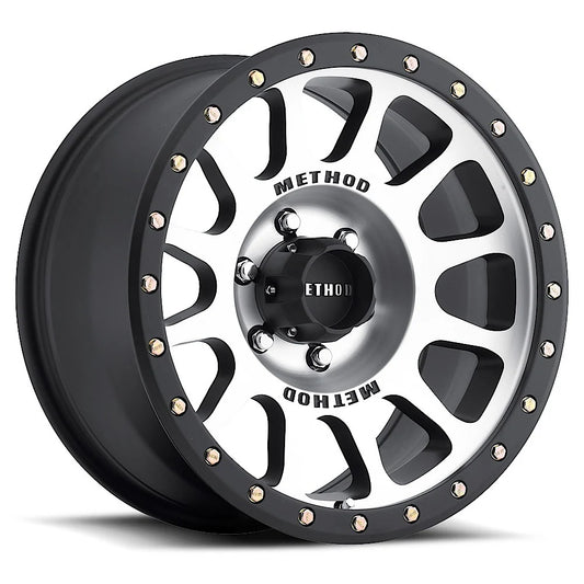 4 Llantas Method MR305 Machine w/ Black Lip (18x9" 6x139)