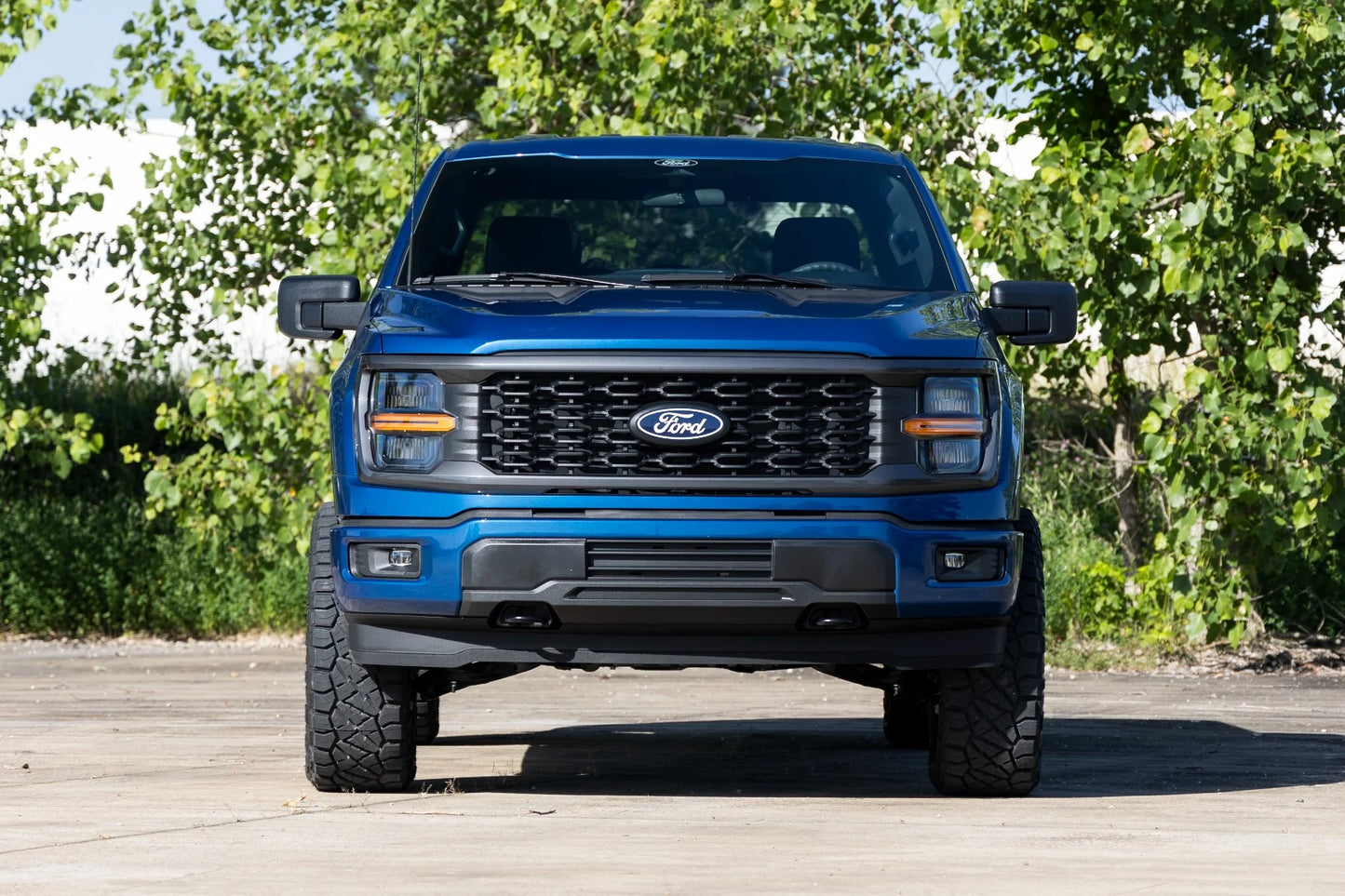 Kit Suspensión 3" + Bandejas Superiores Ford F150 (14-20) - Rough Country M1