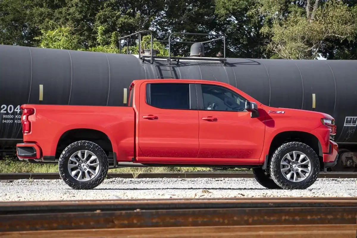Kit de Suspensión 3.5" + Bandejas Superiores Chevrolet Silverado (19-24) - Rough Country