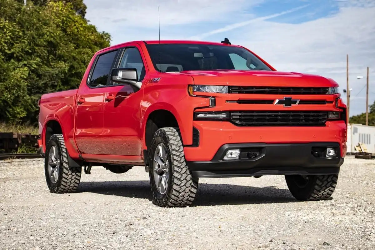 Kit de Suspensión 3.5" + Bandejas Superiores Chevrolet Silverado (19-24) - Rough Country