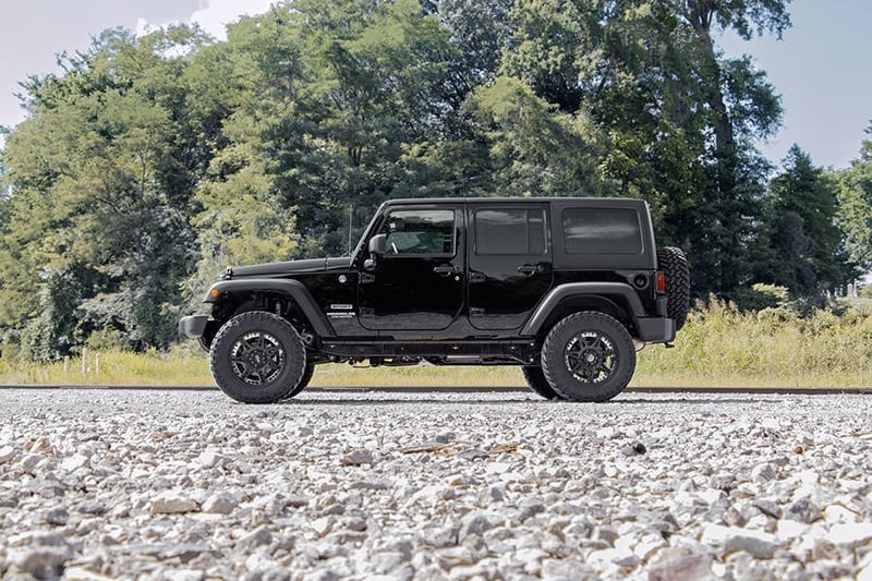 Kit de Suspensión 2.5" Jeep JK (07-18) - Rough Country M1